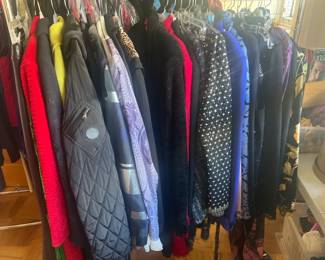 ST. JOHN'S WOMEN'S APPAREL, SOME LIGHTLY USED, ALMOST NEW & NEW! BLOUSES, SKIRTS, TOPS, PANTS, SCARVES, HATS, GLOVES AND ACCESSORIES! OTHER DESIGNERS TOO!