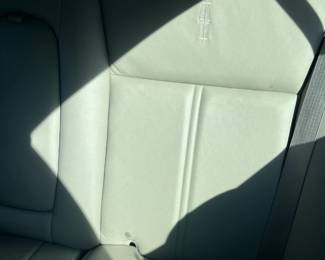 LEATHER INTERIOR IN EXCELLENT SHAPE.