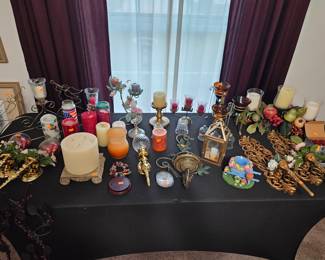 Mini Firepits, also know as candles. 