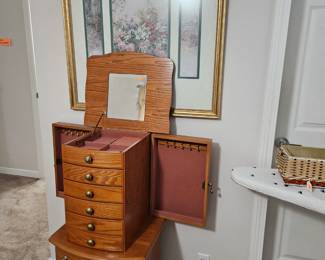 Beautiful Jewelry Case... Jewelry not included 