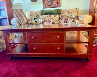 Thomasville American Expressions Coffee Table