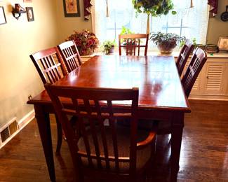 Thomasville American Expressions Dining Room Table 6 Chairs