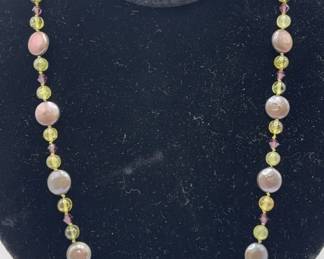 005 Vintage Swarovski Handmade Pearl and Green Jasper 21 Necklace