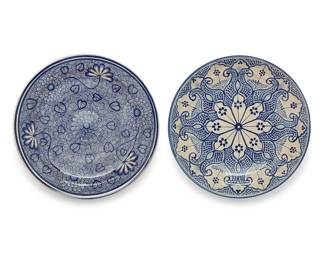 64
Gorky Gonzalez (1939-2017, Mexican)
Two pottery chargers, late 20th/early 21st century; Guanajuato, Mexico
Each marked to underside: AT [Alfarería Tradicional] / GTO / Mexico
Each decorated with blue floral motifs on a cream ground
2 pieces
Larger: 18" Dia. x 2.625" D; Smaller: 16.5" Dia. x 3" D
Estimate: $300 - $500