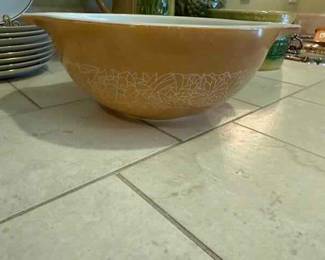 Vintage Pyrex Bowl