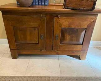 2 door Solid wood Console Cabinet with raised panel doors