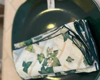 Poppy Trail Platter and Ivy Napkins