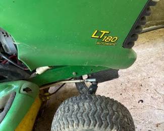 John Deere riding mower LT 180 in running condition
