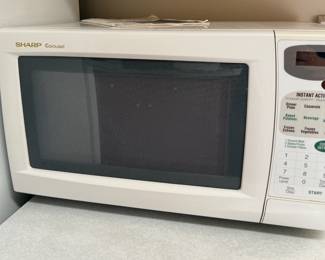 Sharp Carousel countertop microwave