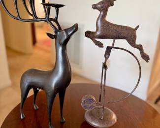 Metal reindeer candle holder and balance decor