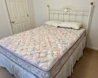 White metal queen bed