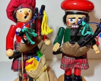 Steinbach "Scottish Santa" Smoker and "Scottish Bagpiper" Nutcracker