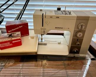 Bernina Record 930 Electric Sewing Machine with Accessories