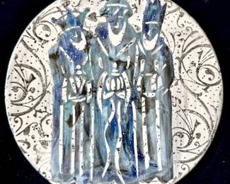 Round Wall Plate Featuring Three Kings