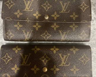 This is a separate sale.  Brought to you by Kandyslux for info text 615-542-3068.  