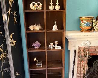 Vintage solid wood bookcase
Measurements 78in tall, 23 in wide, 10in deep