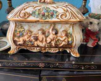 vintage Italian Capodimonte porcelain jewelry box or trinket casket