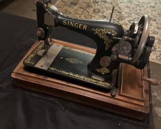 Singer 128K sewing machine (working, with manual, no lid)