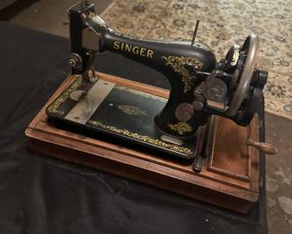 Singer 128K sewing machine (working, with manual, no lid)