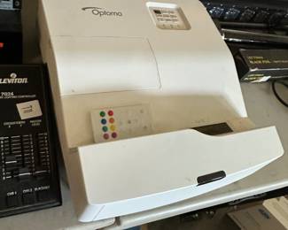 Optoma short throw projector