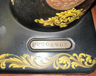 Singer 128K sewing machine (working, with manual, no lid)