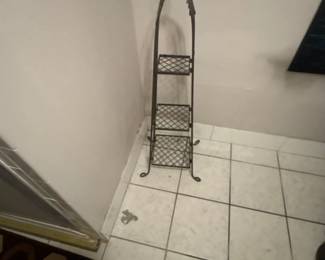 106Dec 14 2025 10 28pmtACi