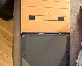 iPad ninth Generation with Marble Case