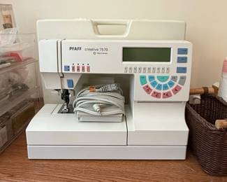PFAFF creative Sewing Machine