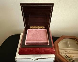 Giglio ASLA Sorrento Inlaid Wood Heart Music Box second image