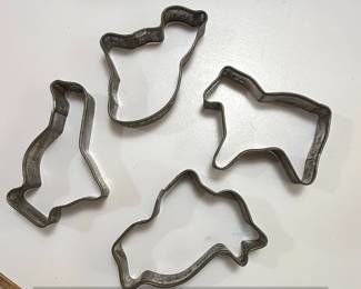 Vintage Davis Baking Powder Cookie Cutters Set