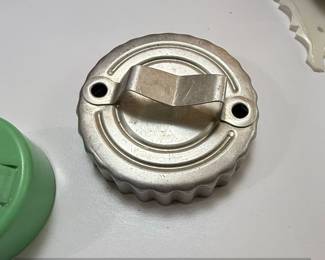 Calumet Pastry Cutter and Fluted Round Cutter with Biscuit Insert third image