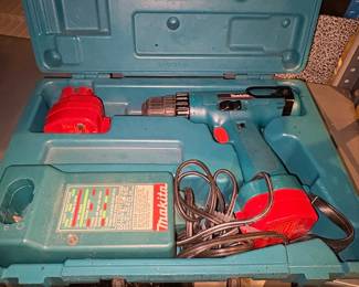Makita D Cordless or Drill or Driver Kit with Charger