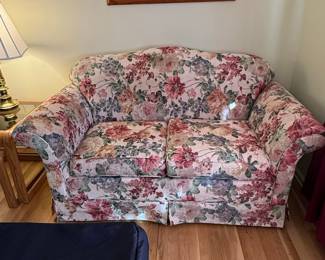 LaZBoy Floral Loveseat
