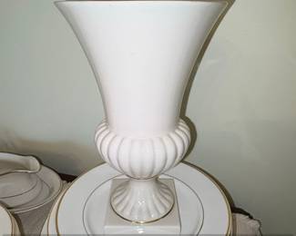 TwoTiered Silverplate Footed Server with Grapevine Motif third image