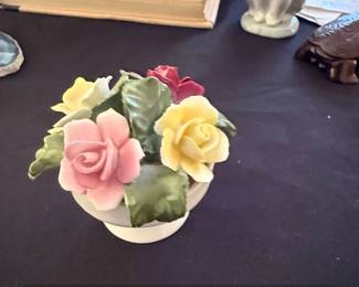 Aynsley England Fine Bone China Rose Bouquet Figurine second image