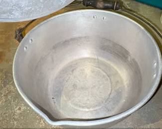 Vintage WearEver Aluminum Stock Pot with Wooden Handles second image