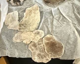 Muscovite Mica Flakes