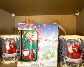 Vintage Christmas Cardinal Teapot Set with Salt and Pepper Shakers fourth image