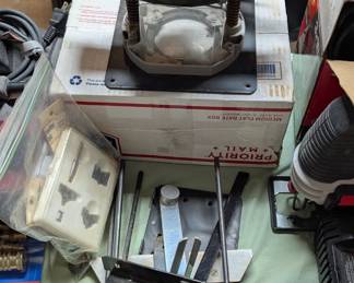 Skil plunging router