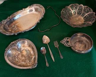 Silver serving piece