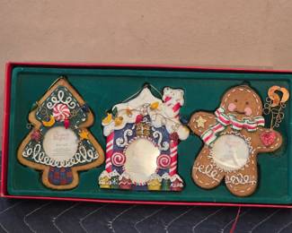 Christmas Knick Knacks to Add Color to your Holiday