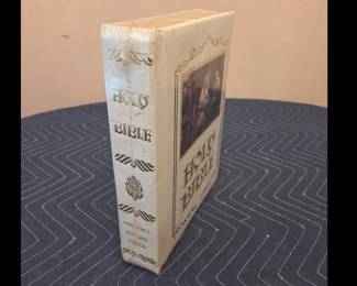 King James Keepsake White and Gold Bible