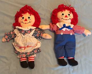 Pair of Raggedy Ann and Raggedy Andy dolls