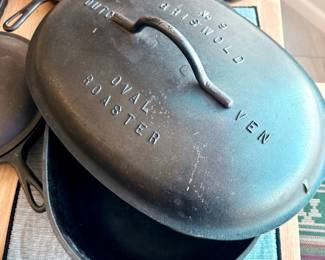 Massive oval roaster Dutch oven 