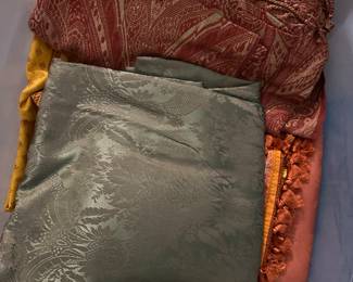 Fabrics and throws table cloths
