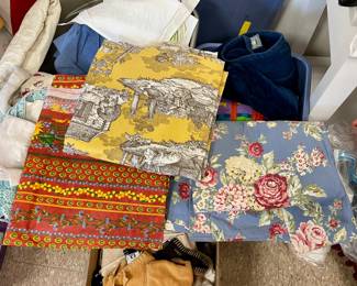 Vent du Sud sunflower tablecloth, toile de Jouy mustard yellow tablecloth