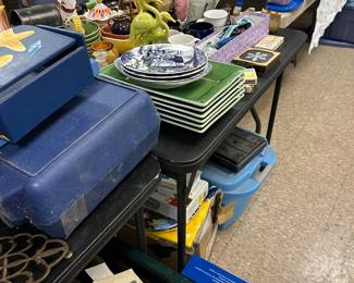 Plates and dishes
Tools