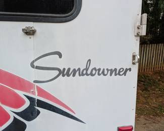Sundowner Horse Trailer
