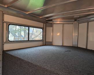 Sundowner Horse Trailer