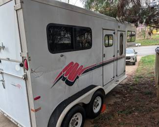Sundowner Horse Trailer